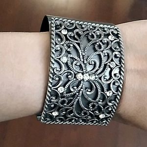Cuff bracelet